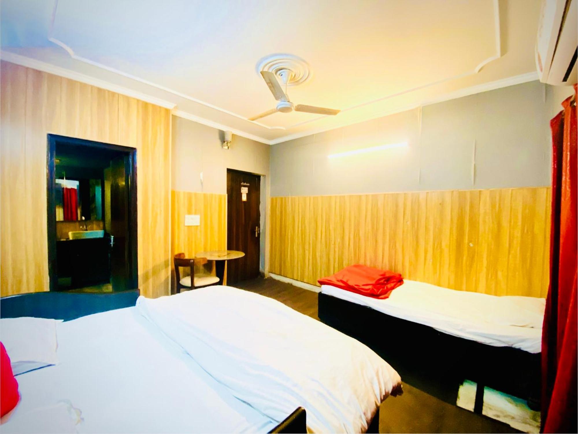 Hotel Osakataj Agra  Zewnętrze zdjęcie