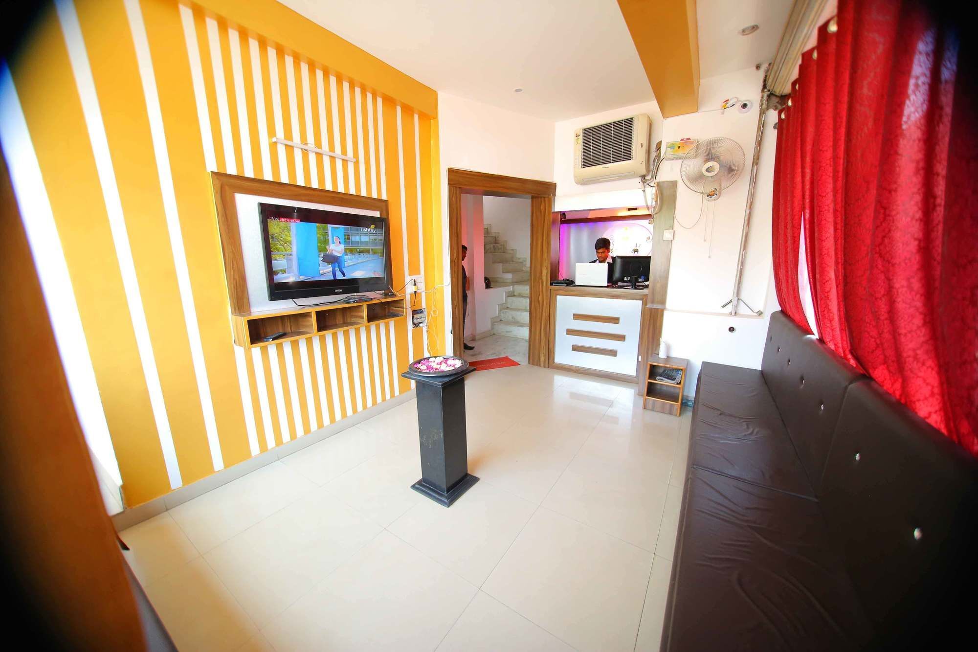 Hotel Osakataj Agra  Zewnętrze zdjęcie