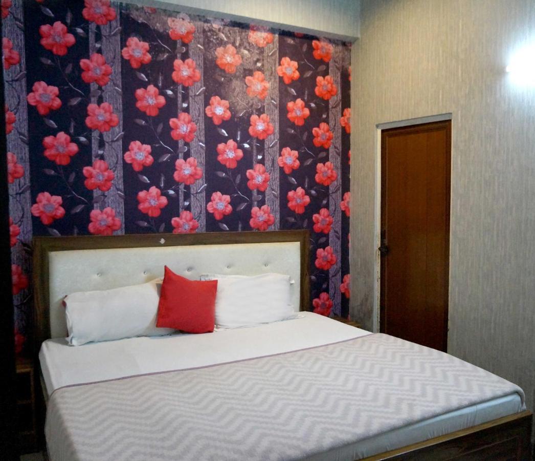 Hotel Osakataj Agra  Zewnętrze zdjęcie